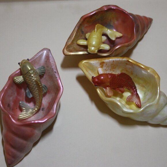 Resin Seashell with small Goldfish Figurine Trinket ,Mixed Color Unique - Picture 7 of 7